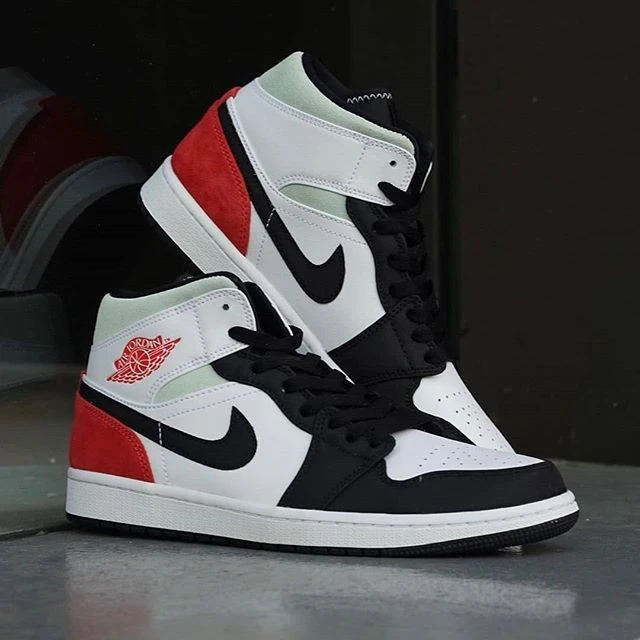 Air Jordan 1 Mid SE Union Black Toe фото