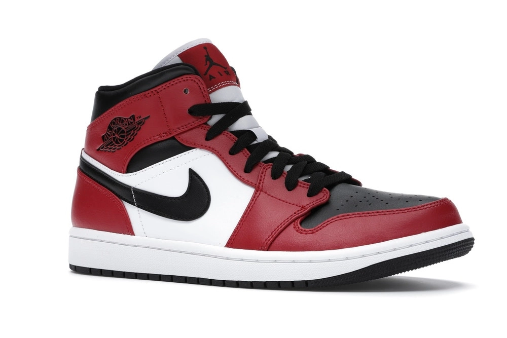 Air Jordan 1 Mid 'Chicago Black Toe' (2020) фото