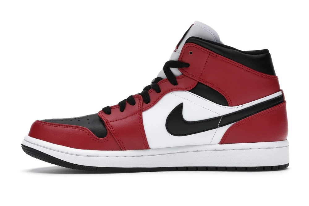 Air Jordan 1 Mid 'Chicago Black Toe' (2020) фото