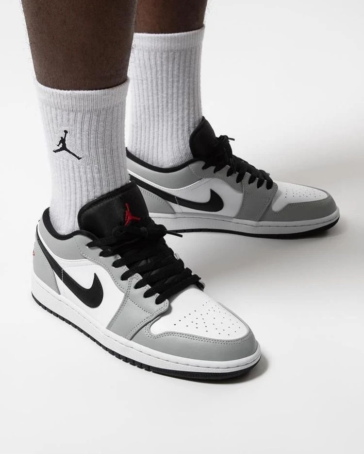 Air Jordan 1 Low Light Smoke Grey (2020) фото