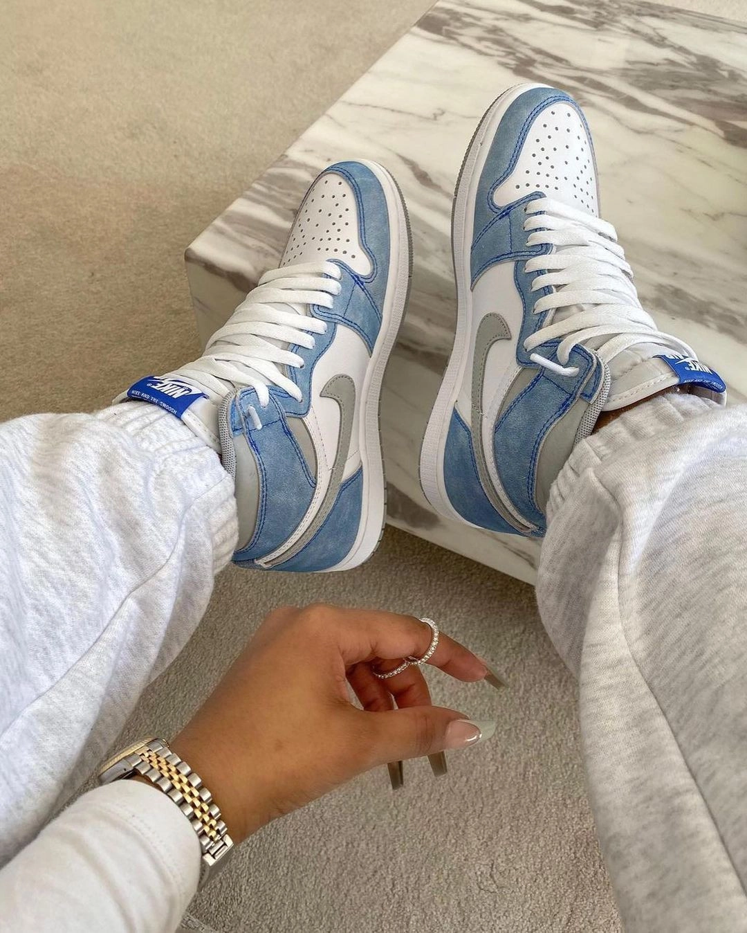 Air Jordan 1 High OG Hyper Royal фото