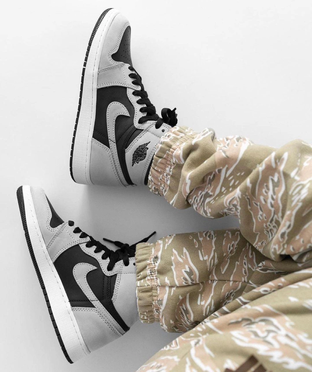 Air Jordan 1 High OG Shadow 2.0 фото