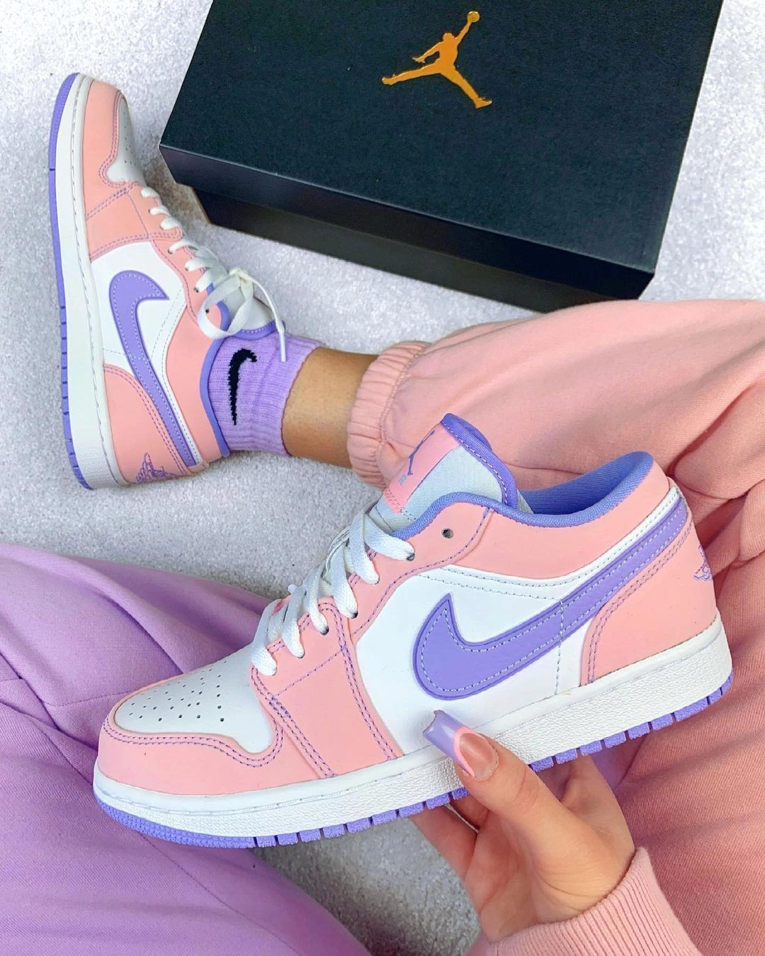 Air Jordan 1 Low SE Arctic Punch (2021) фото
