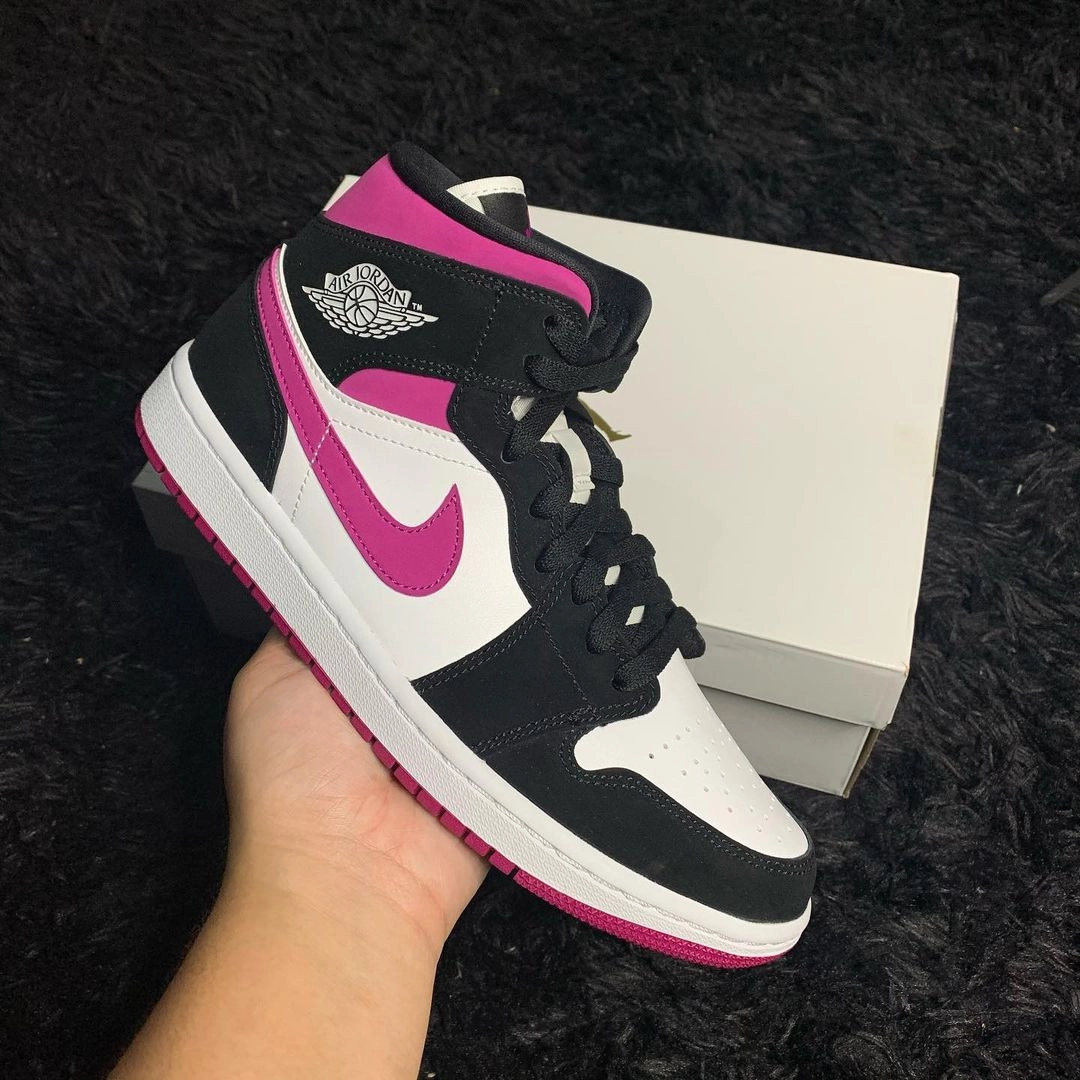 WMNS 1 Mid Magenta (2020) фото
