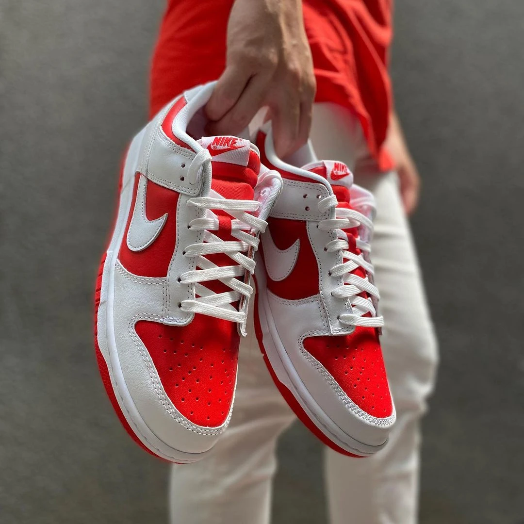 Dunk Low White University Red фото