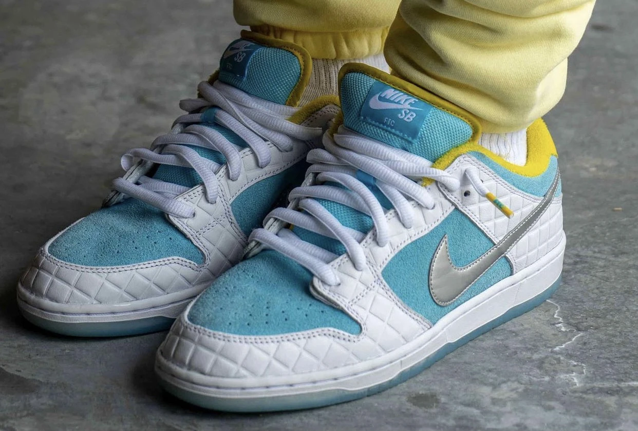 Dunk Low FTC X Dunk Low SB Lagoon Pulse фото