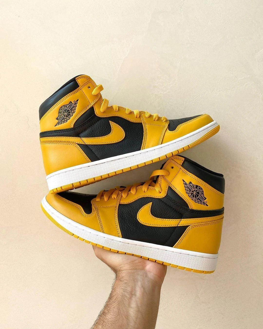 Air Jordan 1 High OG Pollen фото