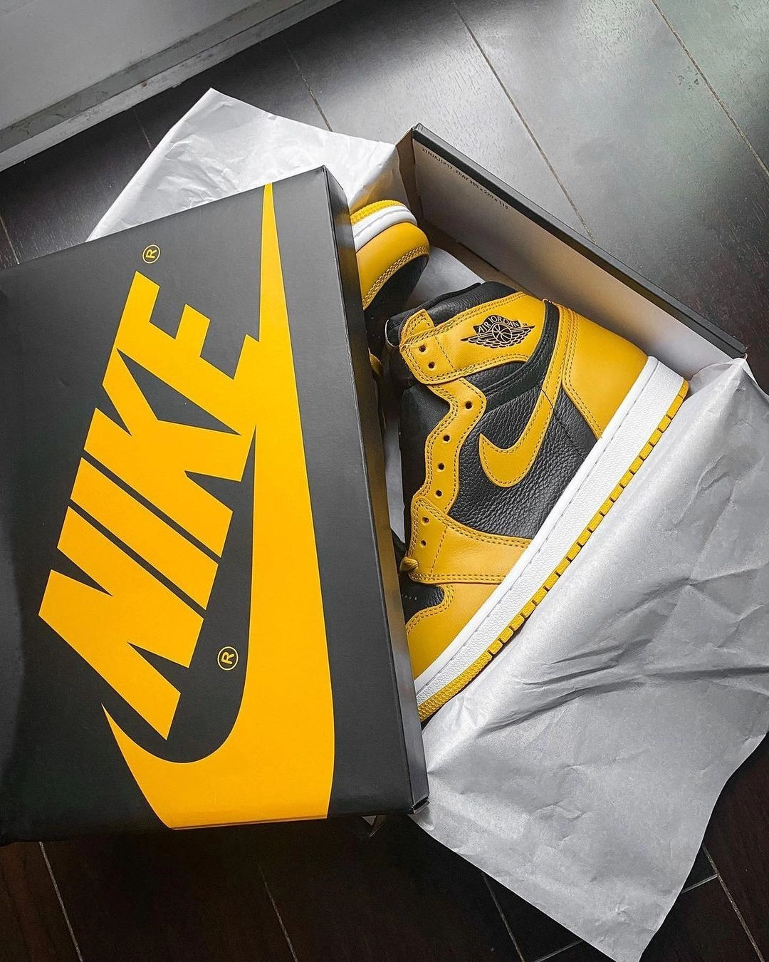 Air Jordan 1 High OG Pollen фото