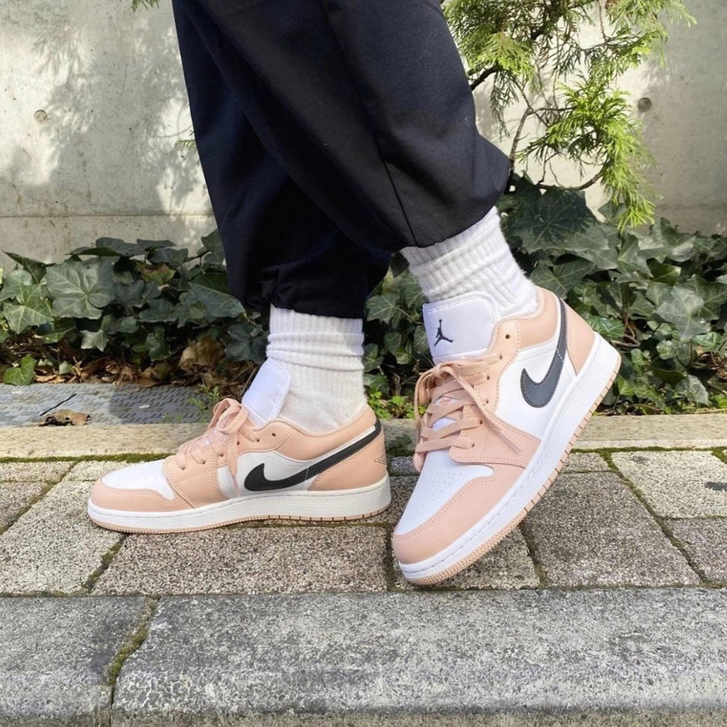 Air Jordan 1 Low 1 Low Light Arctic Pink фото