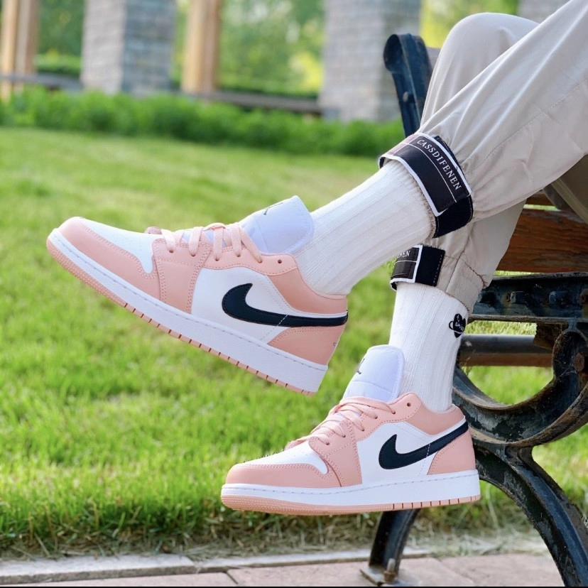 Air Jordan 1 Low 1 Low Light Arctic Pink фото