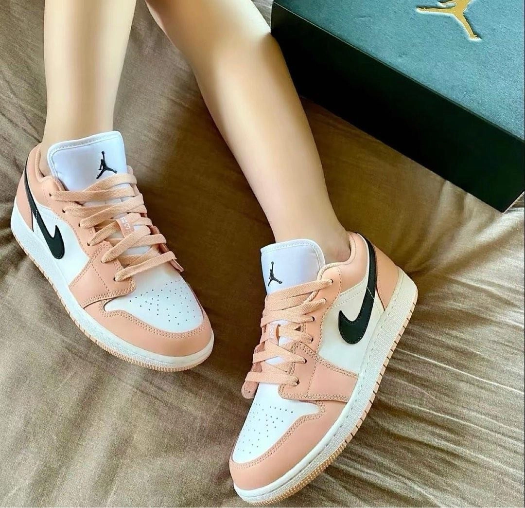 Air Jordan 1 Low 1 Low Light Arctic Pink фото
