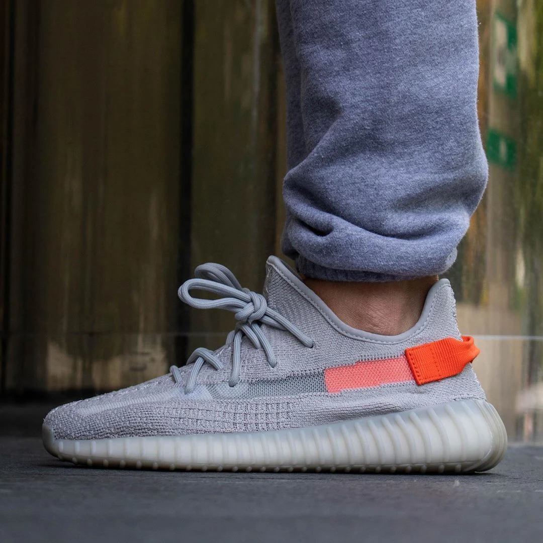 Yeezy Boost 350 V2 Tail Light Infants фото