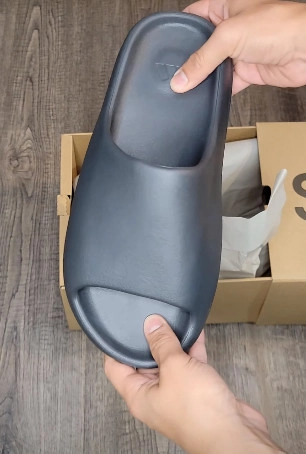 Yeezy Slide Yeezy Slides Onyx фото