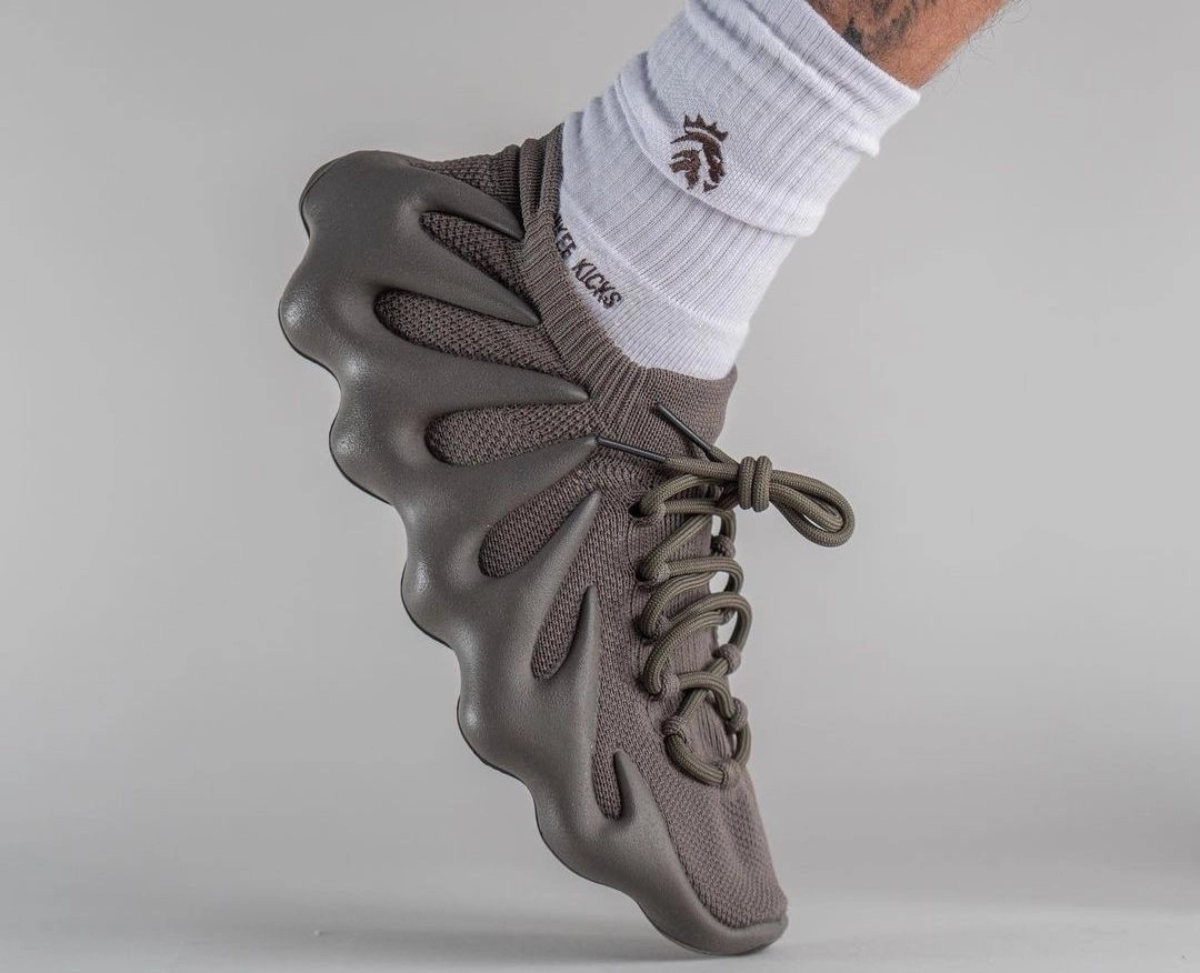 Yeezy 450 Cinder фото