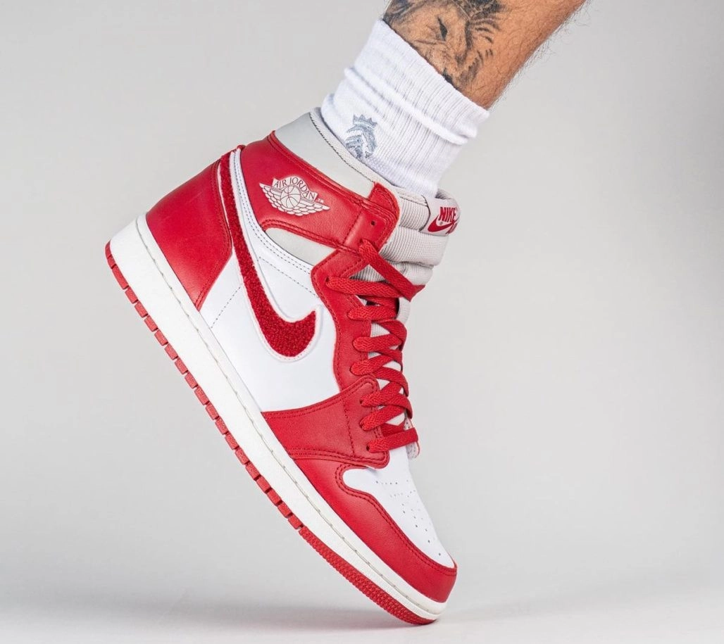 Air Jordan 1 High Newstalgia Chenille фото