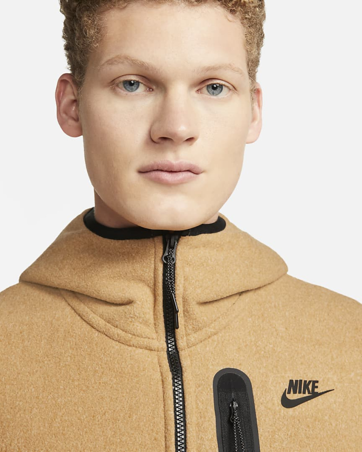 Hi store tech nike