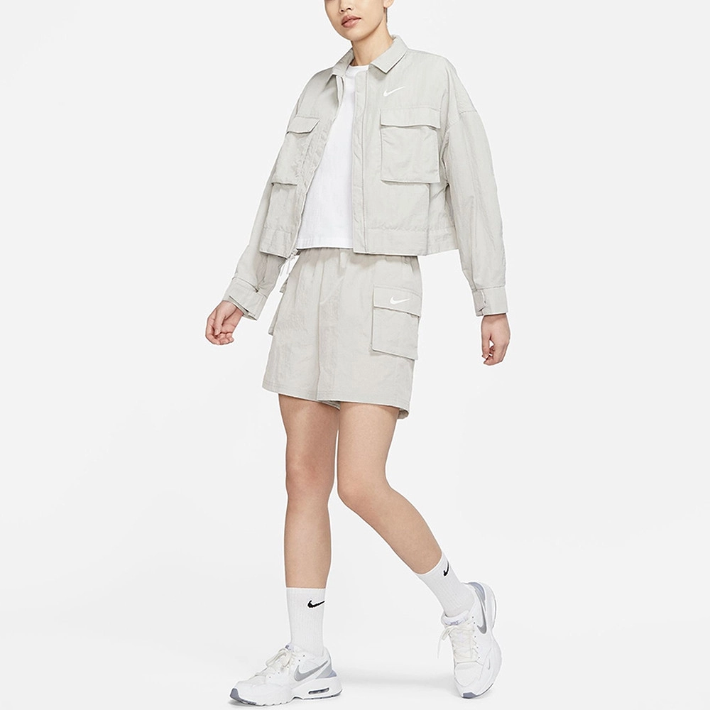 Wide Patch Pockets Shorts фото