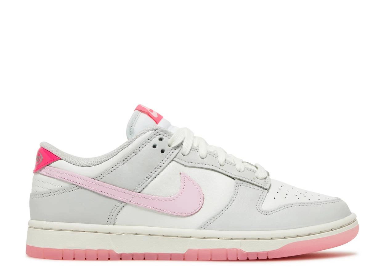 Pink foam nike hotsell