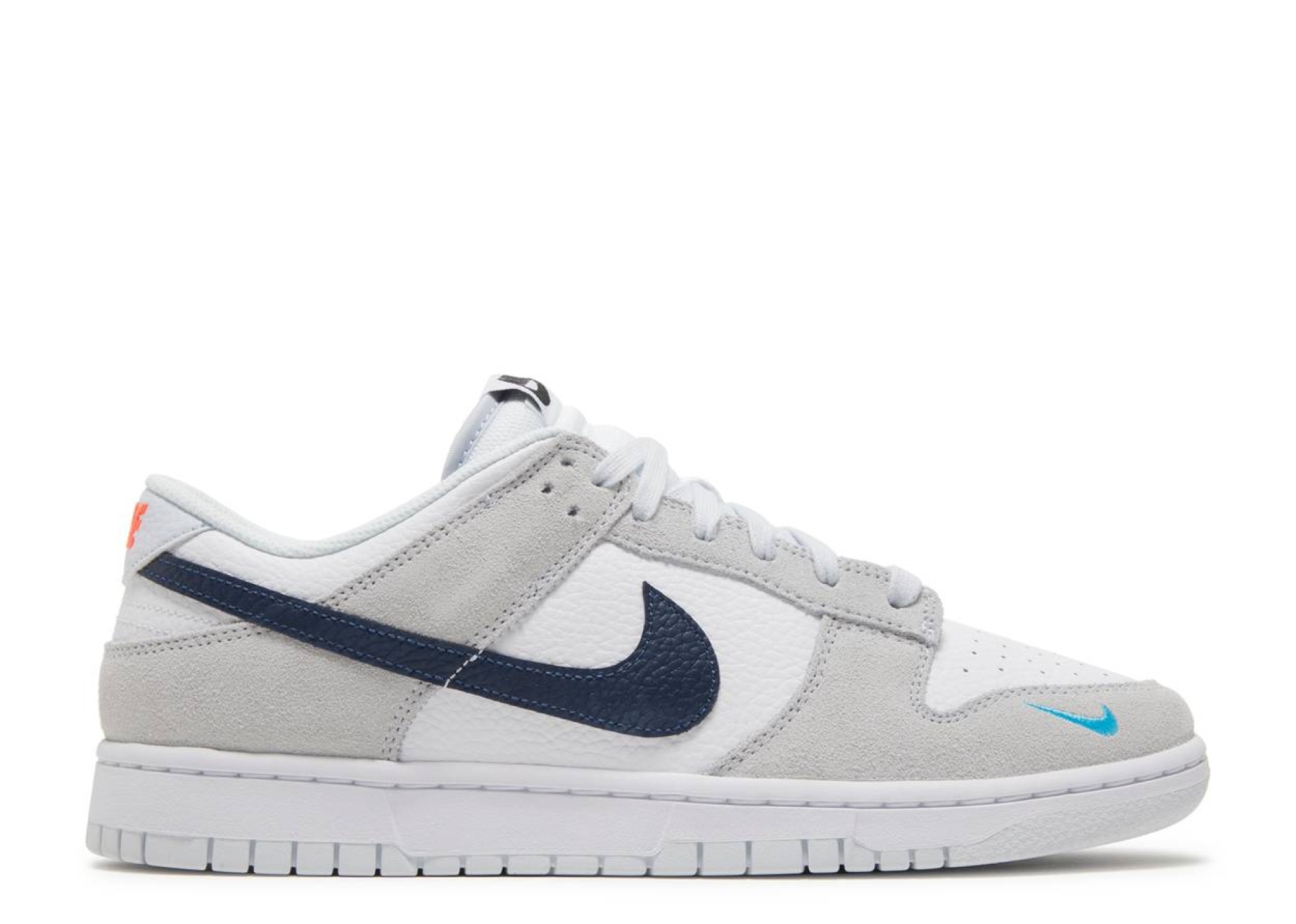 Nike sb small swoosh sale