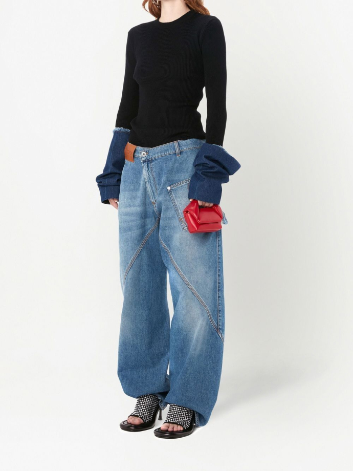 Jeans twisted leg best sale