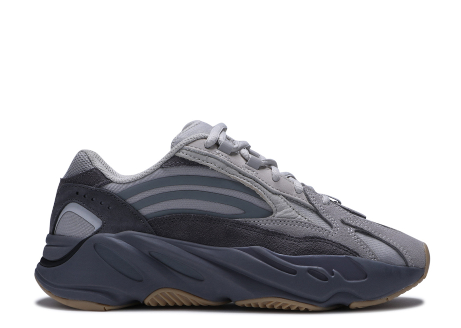 Shoes best sale yeezy 700