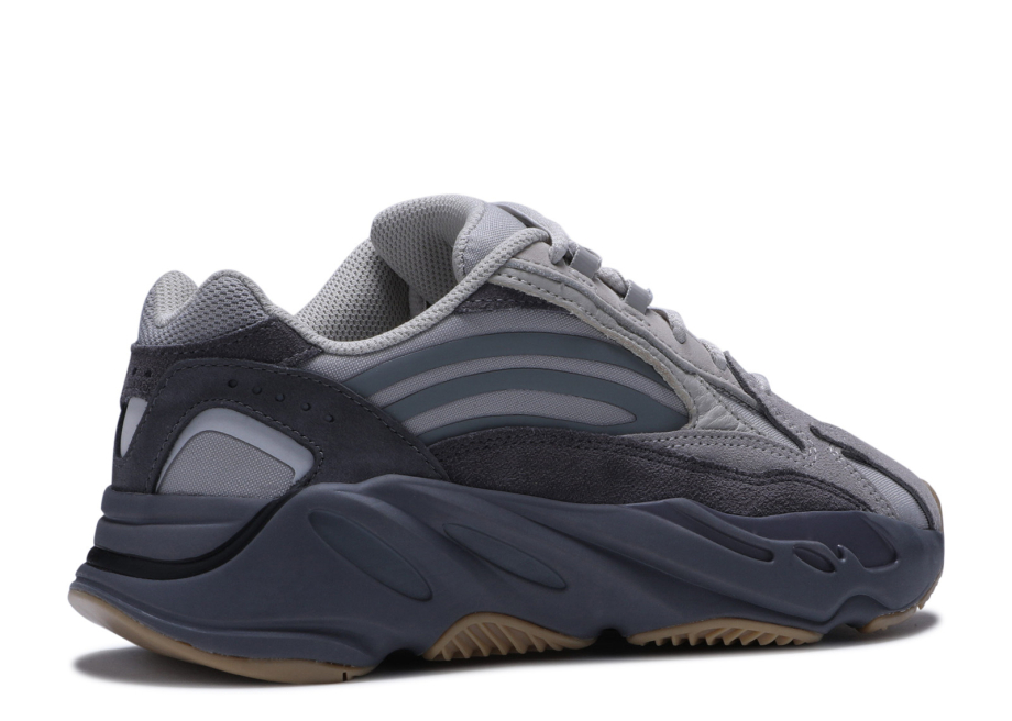 Adidas yeezy cheap 700 a poco