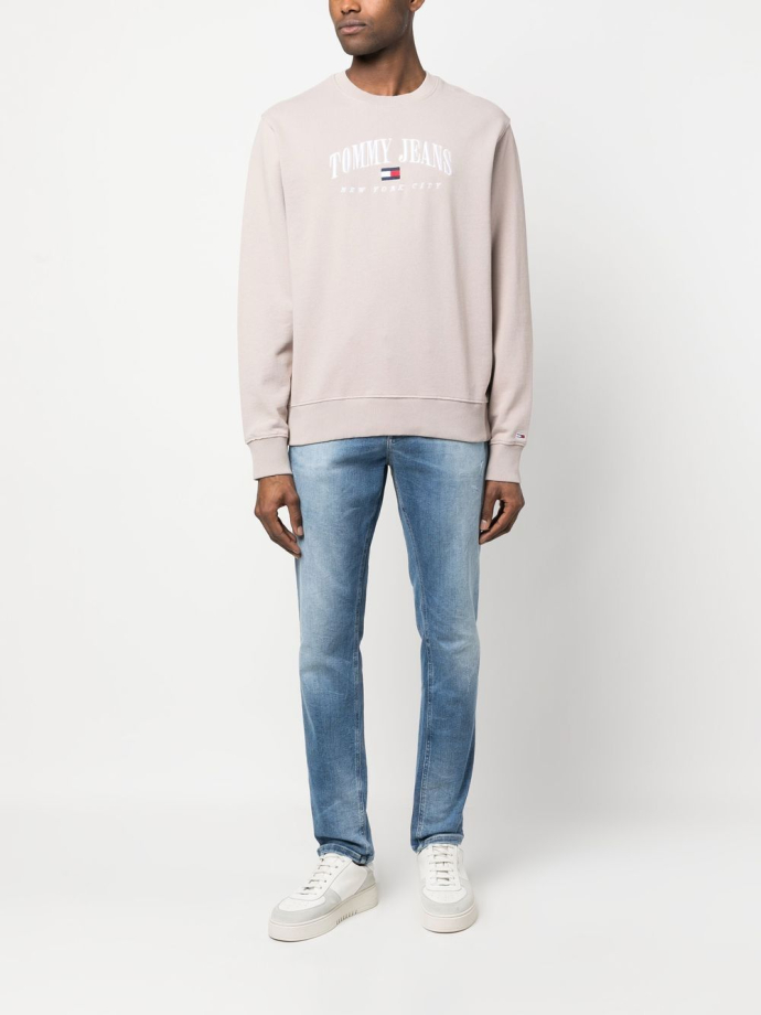 Tommy jeans store embroidered sweatshirt