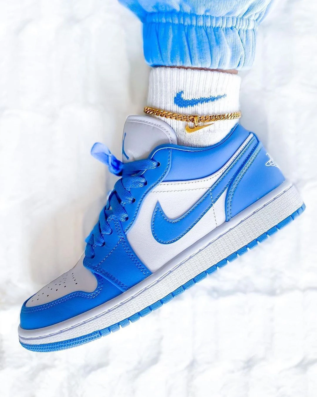 Air Jordan 1 Low UNC (2020) фото