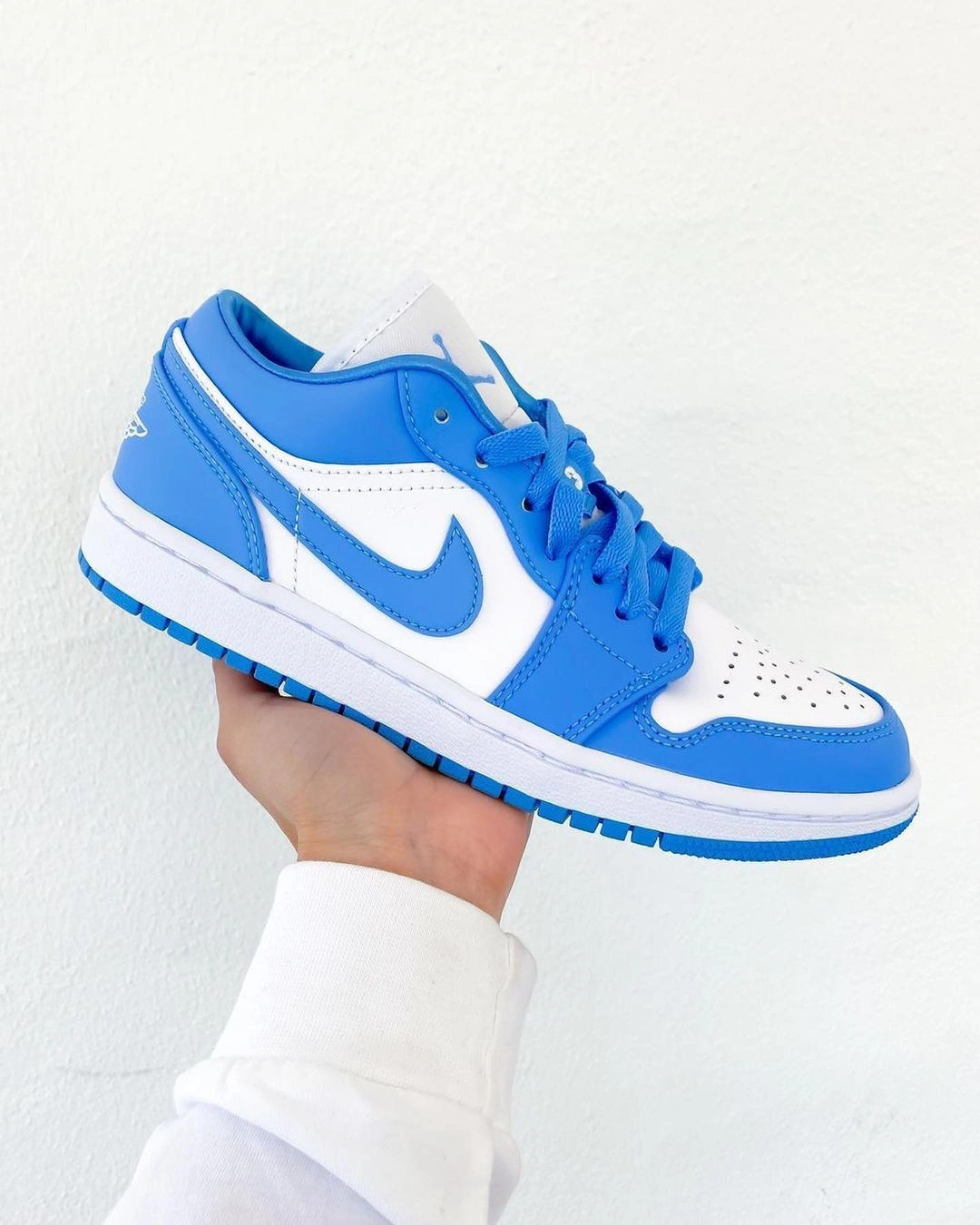 Air Jordan 1 Low UNC (2020) фото