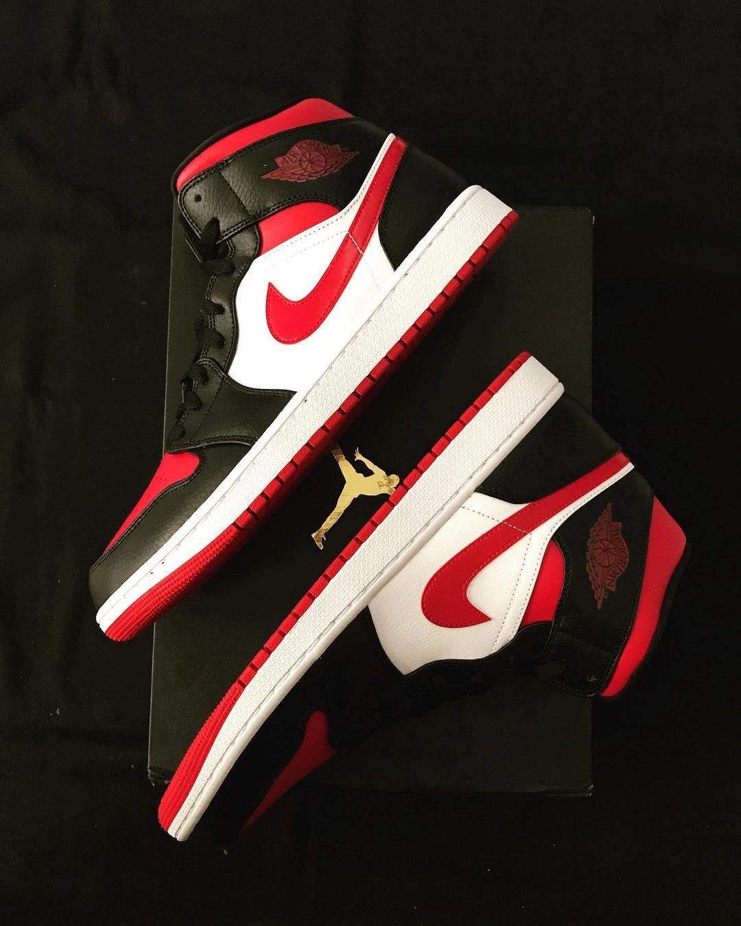 Air Jordan 1 Mid 'Bred Toe' (2019) фото