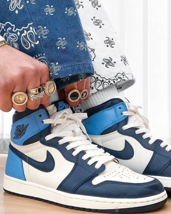Air Jordan 1 High OG Obsidian (2019) фото